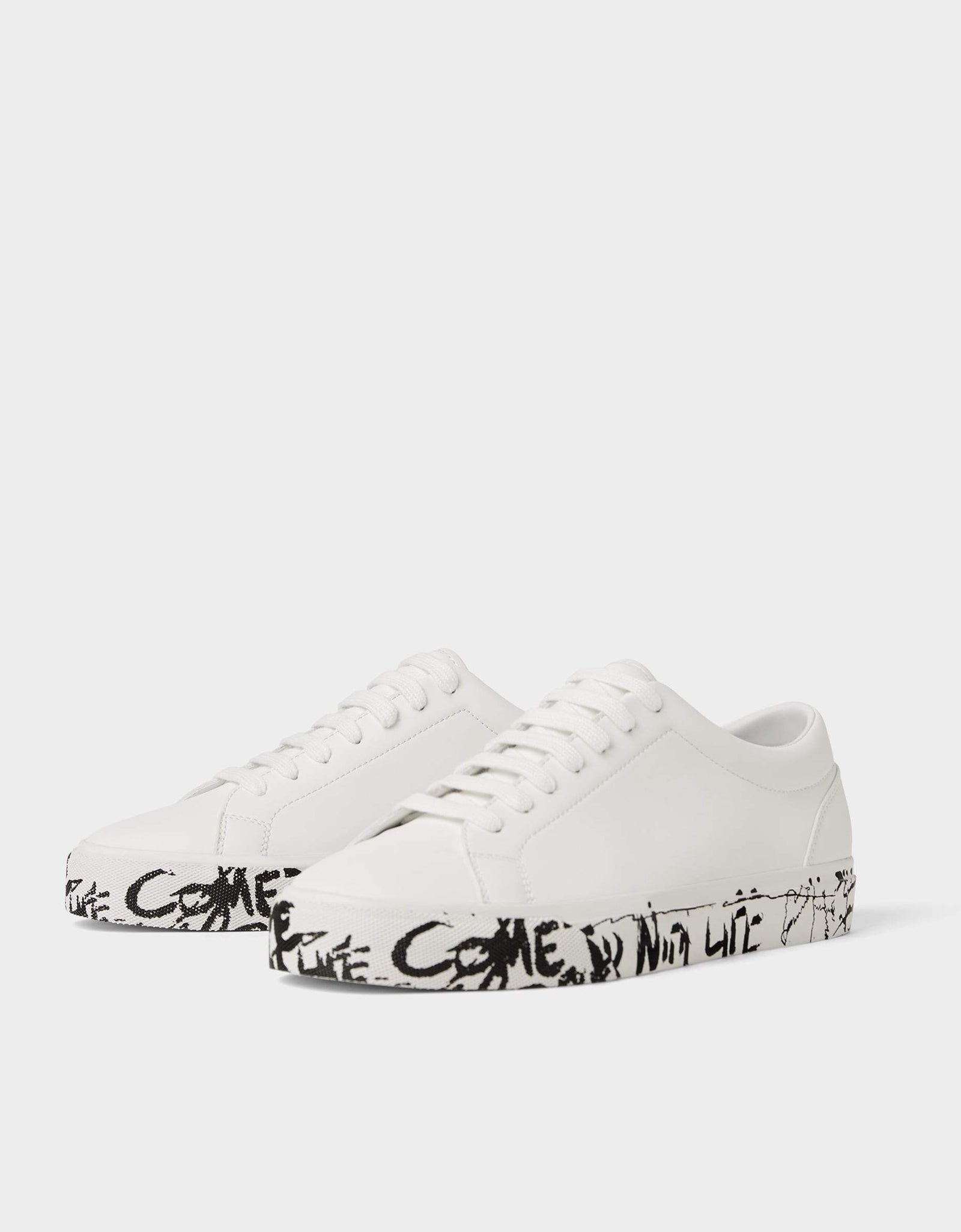 Embroidered white snakers